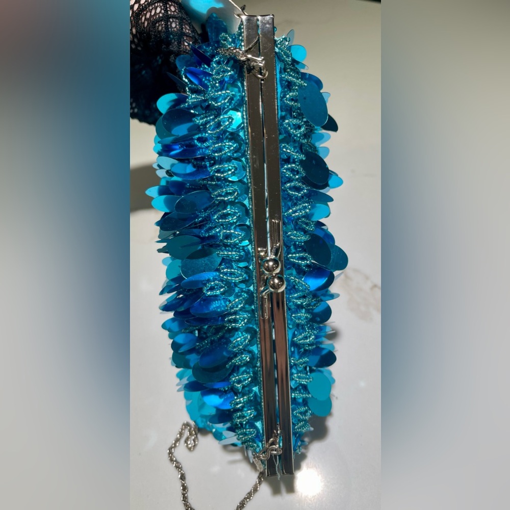 NWT JESSICA MCCLINTOK Sequined Bling Crossbody Clasp, 9”W x 5”H, Turquoise Blue - Picture 5 of 8